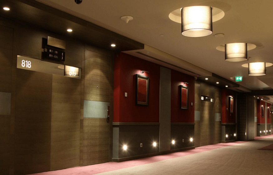 Hotel lighting concept: modern or classic?